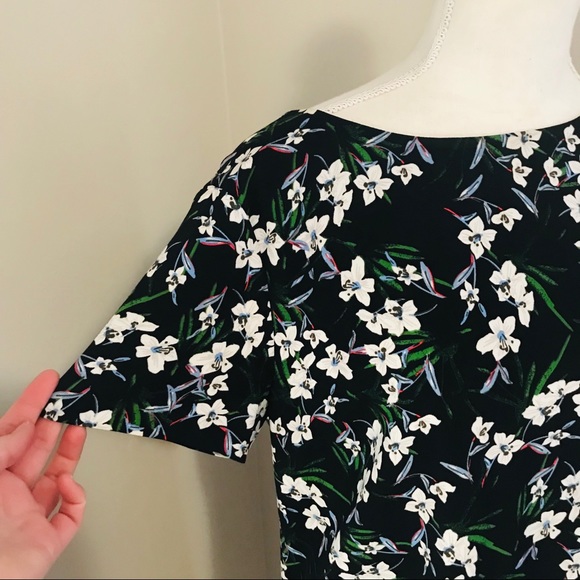 Banana Republic Shift Dress - Picture 4 of 6